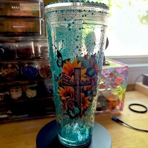 glass with movement and sparkles